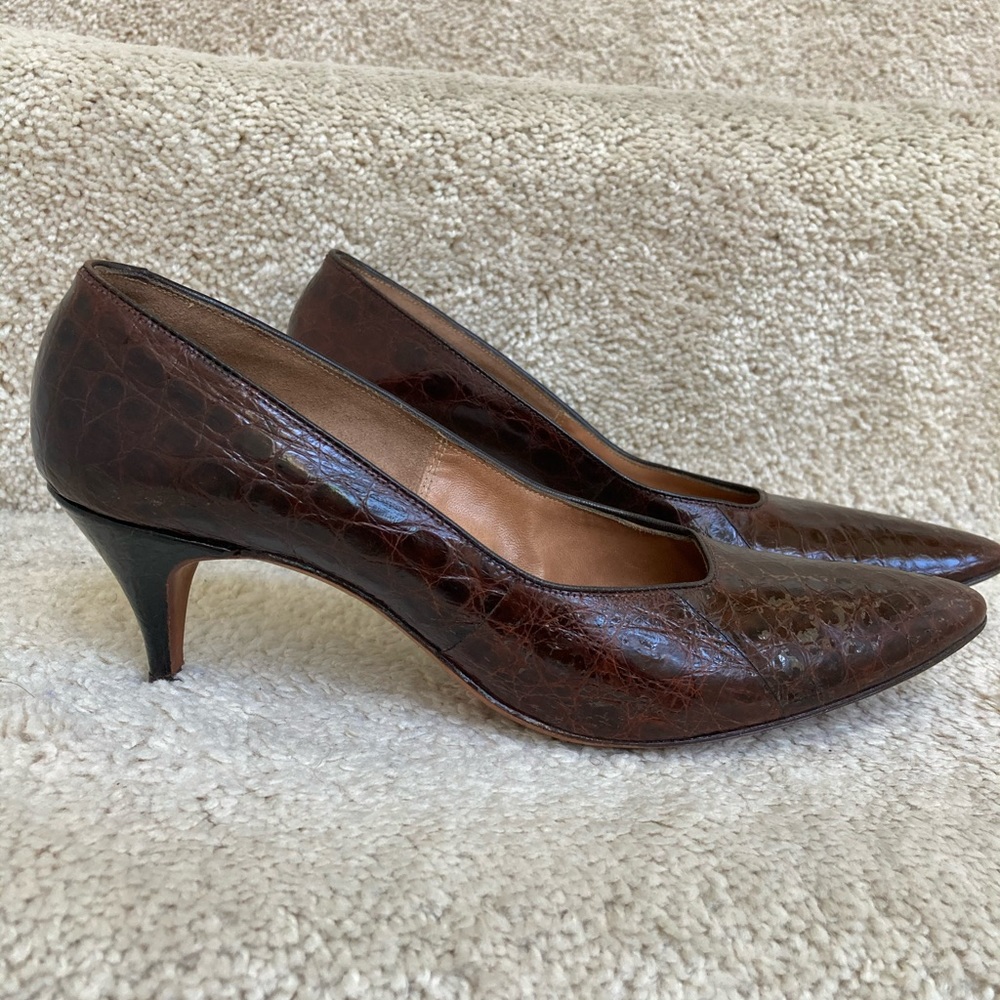 Vintage authentic Alligator Emporium skin heels